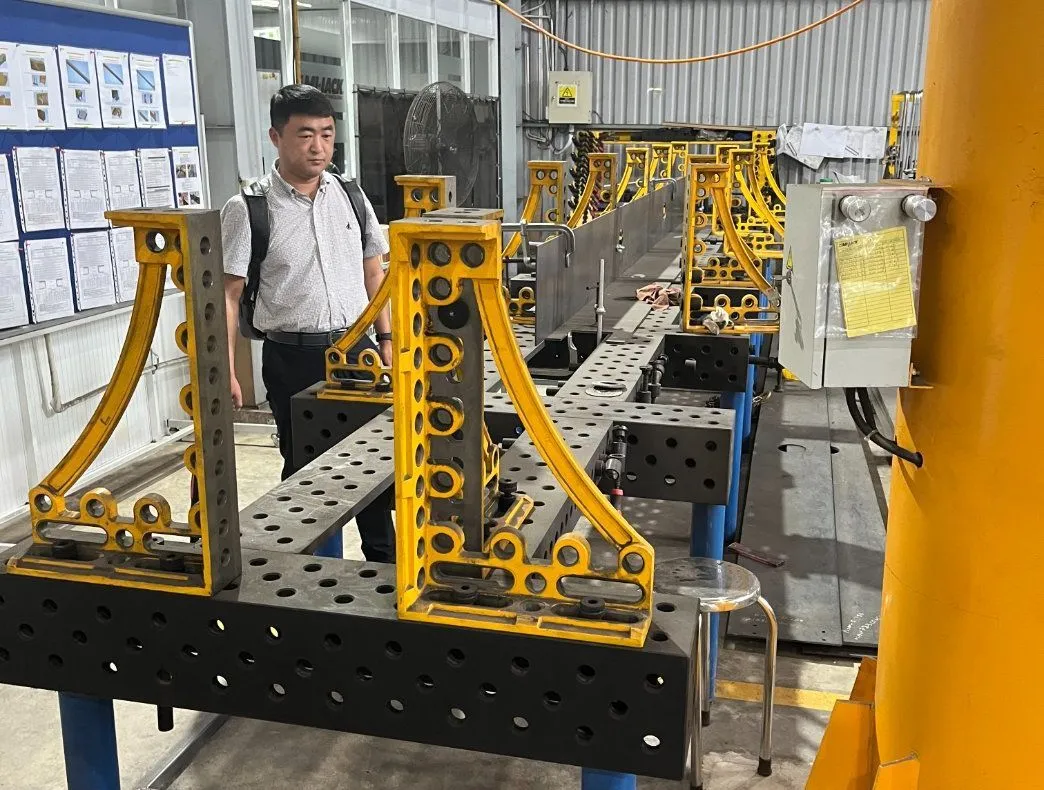China Top Quality High Efficiency 3D Flexible Welding Table